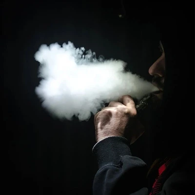 Ποιες είναι οι μακροπρόθεσμες επιπτώσεις των ηλεκτρονικών τσιγάρων;